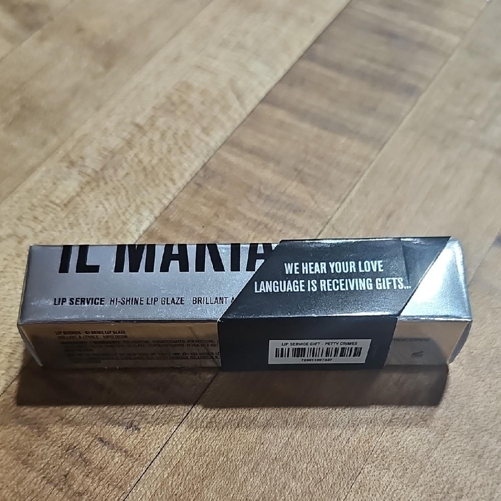 IL MAKIAGE Lip Glaze in Shiny Silver Box
